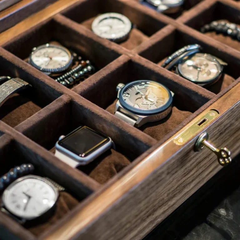 CARPE-DIEM-XL-Watch-Box-Walnut-Objecttt-3_650x